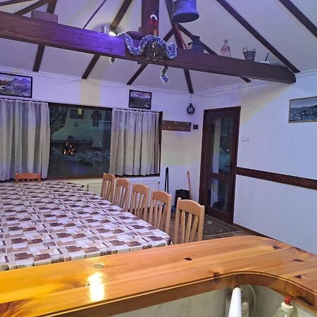 Madzhare Guest House Lorian מראה חיצוני תמונה