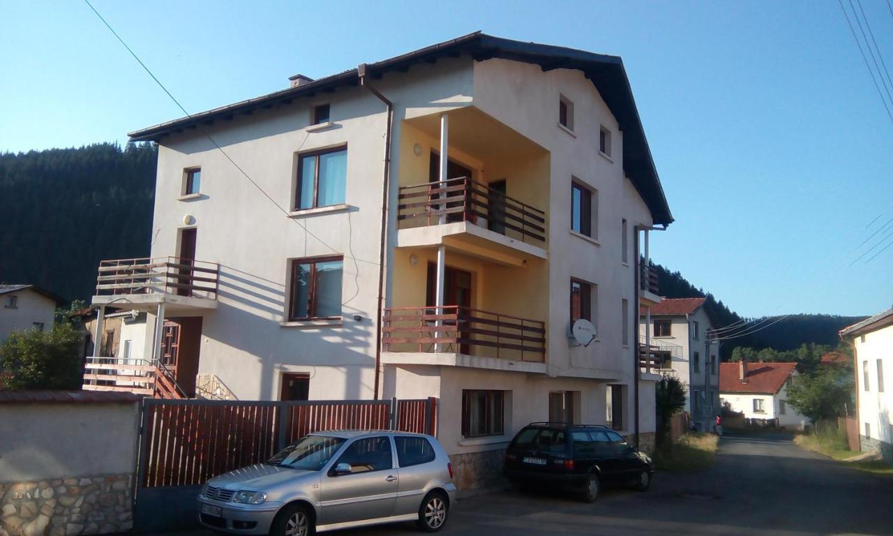 Madzhare Guest House Lorian מראה חיצוני תמונה