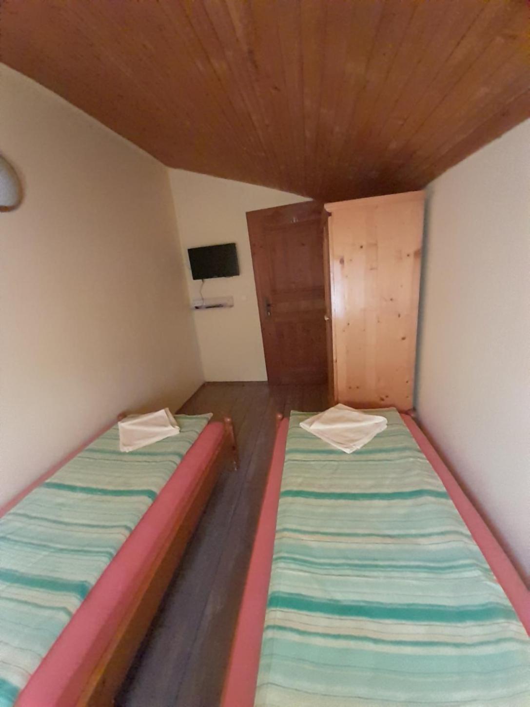 Madzhare Guest House Lorian מראה חיצוני תמונה