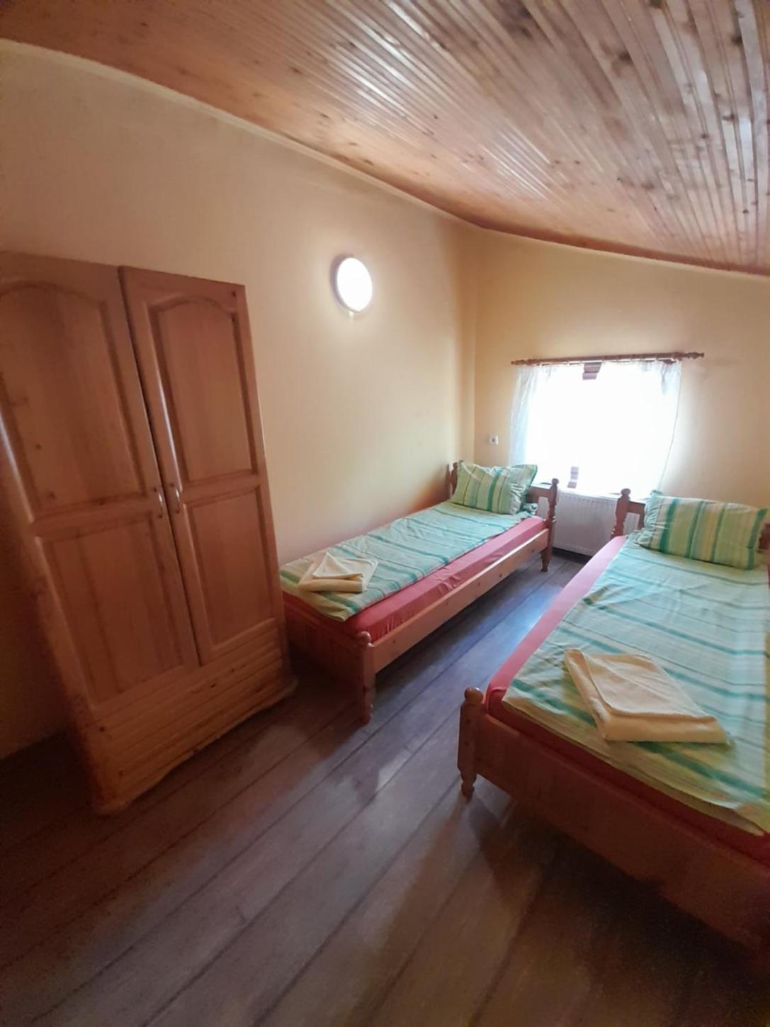Madzhare Guest House Lorian מראה חיצוני תמונה