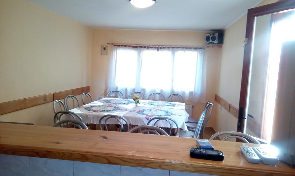 Madzhare Guest House Lorian מראה חיצוני תמונה