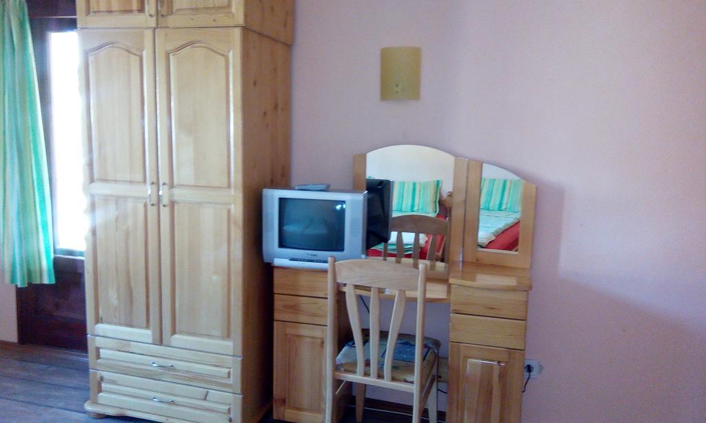 Madzhare Guest House Lorian מראה חיצוני תמונה